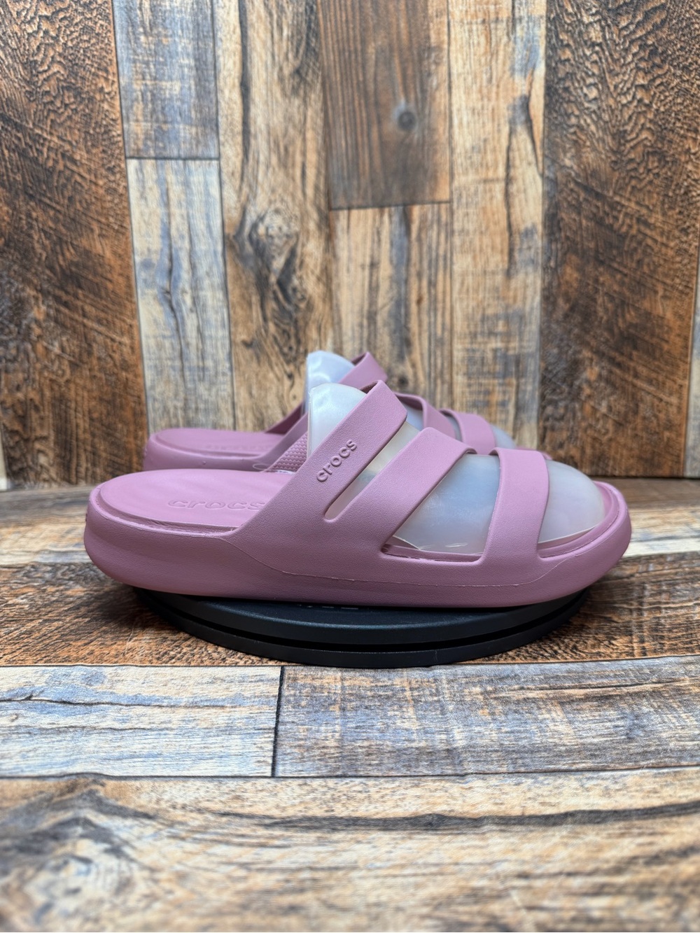 NEW Crocs Getaway Strappy Sandals Slippers Women’s US Size 7 Pink